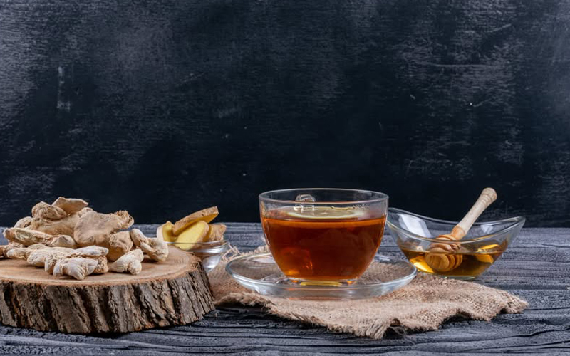dried ginger tea with honey